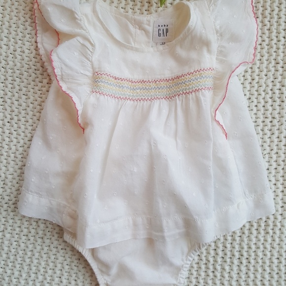 Baby Gap Ruffled Romper Playsuit Size 3-6 Months - Picture 5 of 7